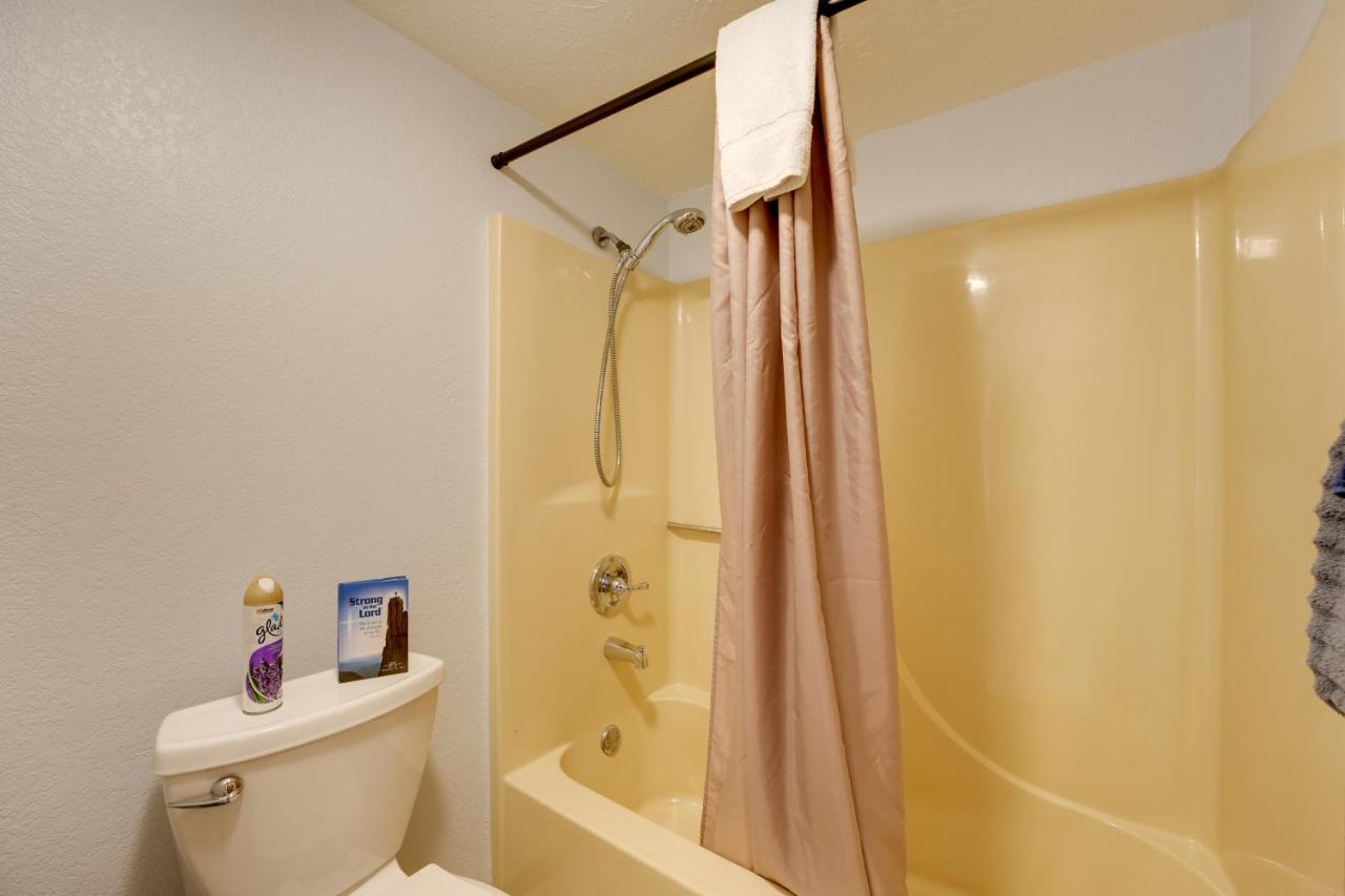 Condo With Balcony And Grill 3 Mi To Moonshine Beach! Бренсън Екстериор снимка