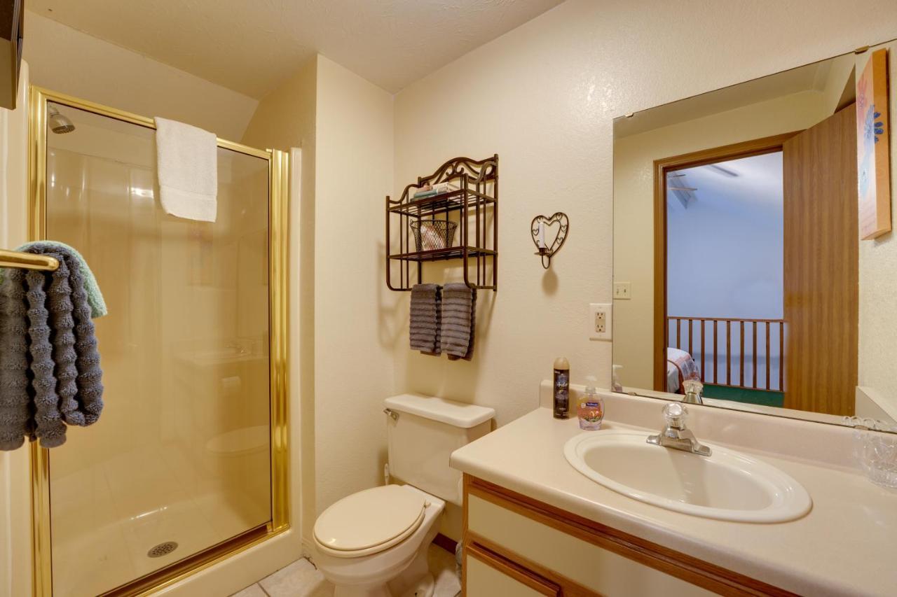 Condo With Balcony And Grill 3 Mi To Moonshine Beach! Бренсън Екстериор снимка