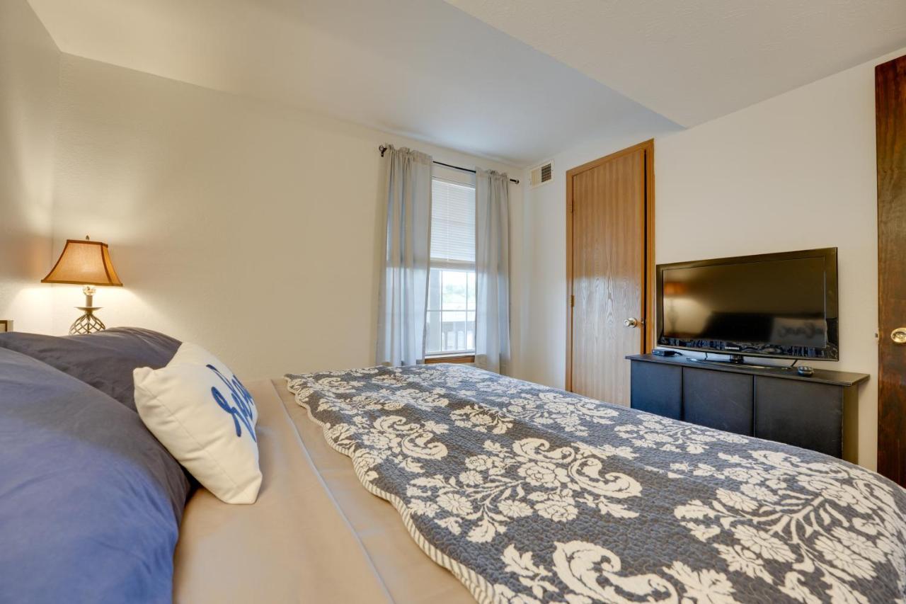 Condo With Balcony And Grill 3 Mi To Moonshine Beach! Бренсън Екстериор снимка